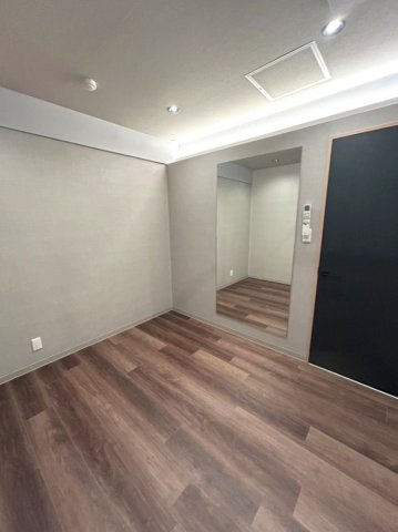 レジデンス國富1階店舗の内装|Stretch Room 2