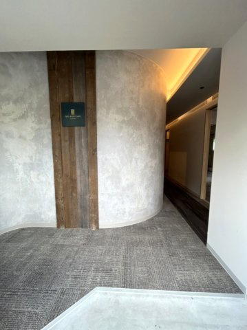 レジデンス國富1階店舗のエントランス