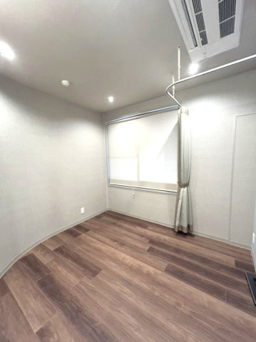 レジデンス國富1階店舗の内装|Stretch Room 1