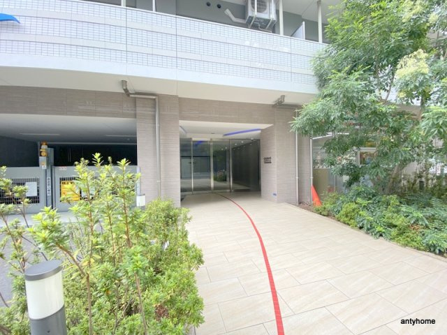 セレニテ心斎橋グランデ　仲介手数料無料のエントランス