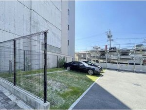 S-RESIDENCE堀田Northの駐車場