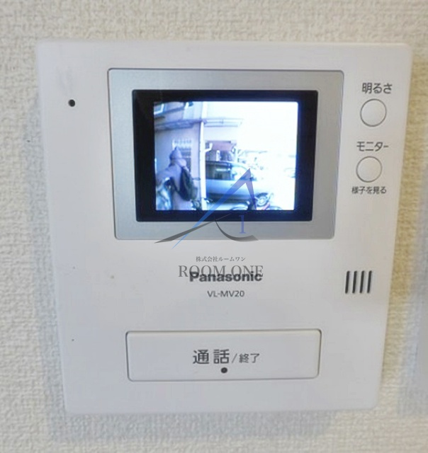 メゾンドゥフルール幡ヶ谷のセキュリティ|モニター付きインターホンです。