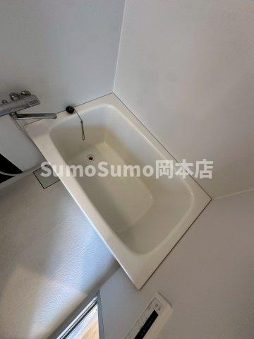 ユーコート岡本の浴室