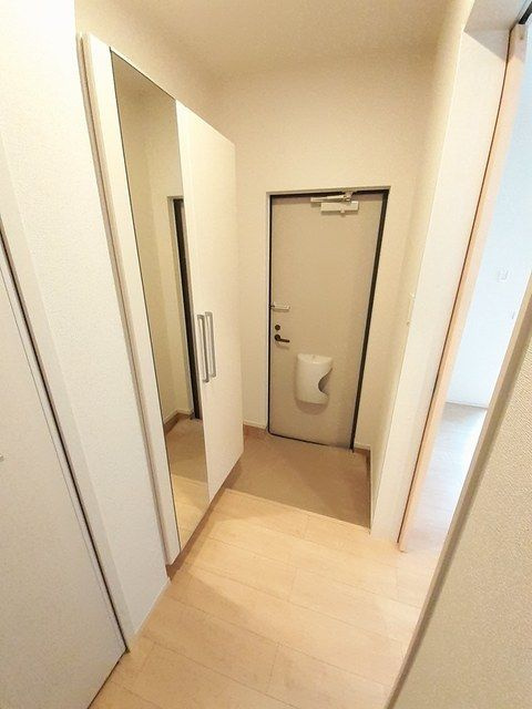 プレシャス　京　Ａの玄関