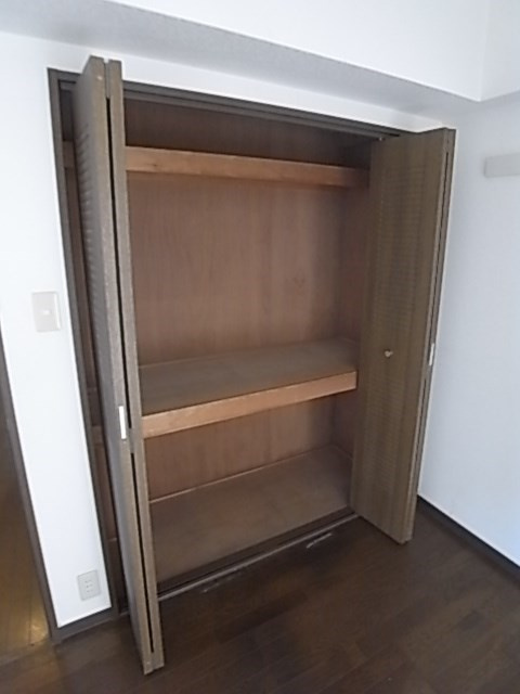 尼崎市南武庫之荘４丁目の賃貸マンションの収納