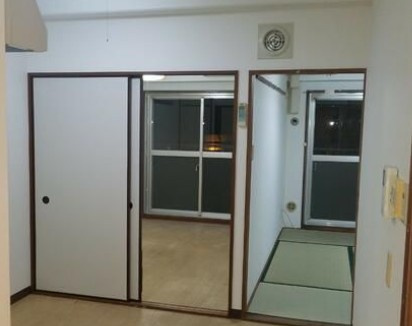 大川マンションの居間・リビング