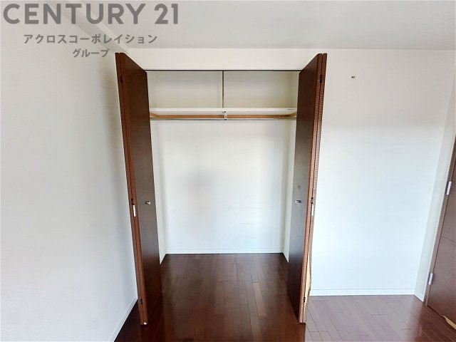 衣類やアクセサリー、小物類の収納が便利で整理整頓がしやすく、部屋の美観を保ちつつ、スペースを最大限に活用できます。衣服のしわやダメージを防ぎ、長持ちさせることができます。