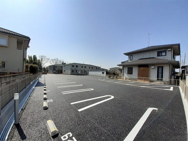 シャトー　ドゥ　湊Ⅴの駐車場