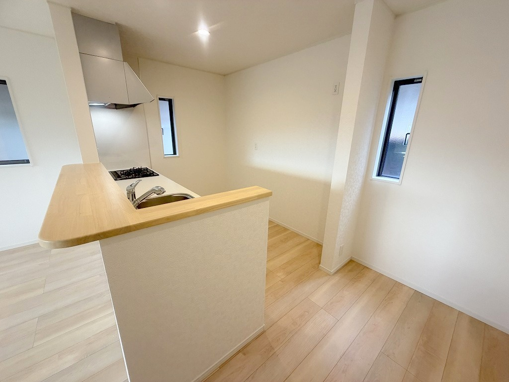三郷市花和田　新築戸建　全2棟　1号棟のキッチン|同施工会社の参考写真になります。