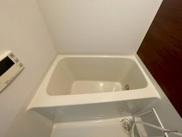 ブラウ本町東　仲介手数料無料の浴室