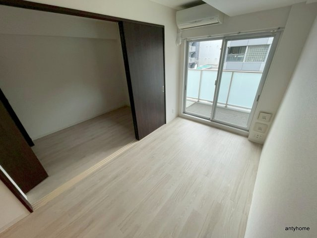 ブラウ本町東　仲介手数料無料の居間・リビング