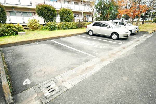 ビレッジハウス上尾向原4号棟の駐車場|駐車場です