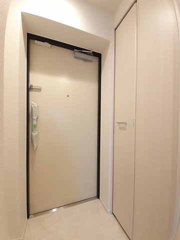 プティメゾン青葉台の玄関