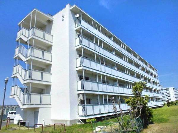 ビレッジハウス不入斗1号棟の外観|きれいな外観です