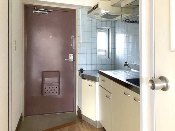 ビレッジハウス亀井野4号棟の玄関|ビレッジハウスの同一物件・同一タイプの間取りの写真です