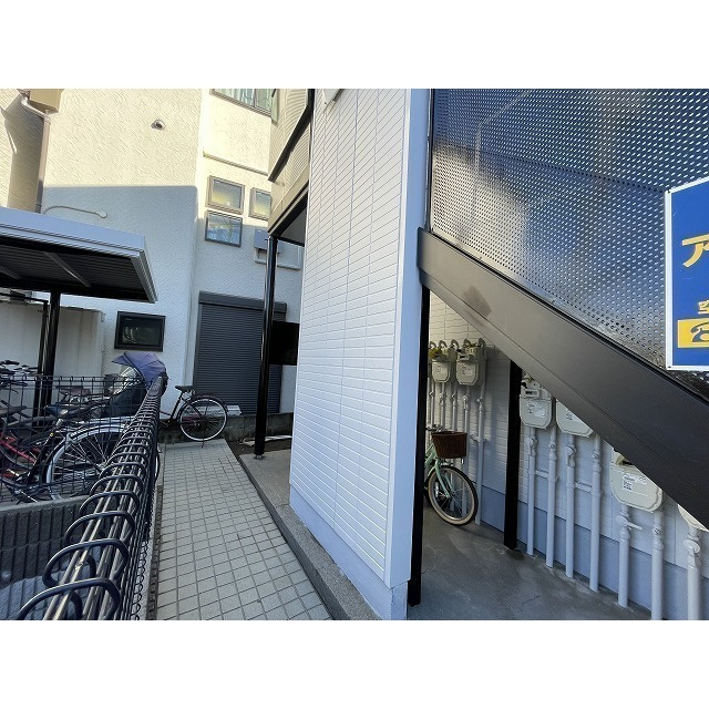 ファミーユ・ドミのエントランス|建物の内部です