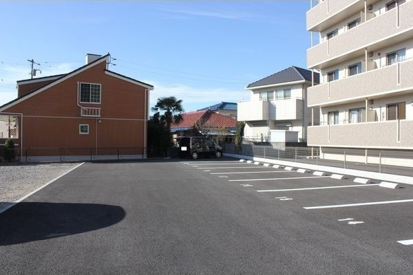 リーベンRの駐車場