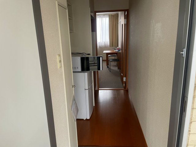 レオパレスクリスタルおゆみ野の玄関