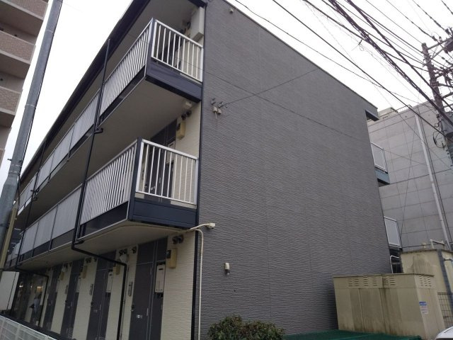 レオパレスムーブメント鶴瀬の外観