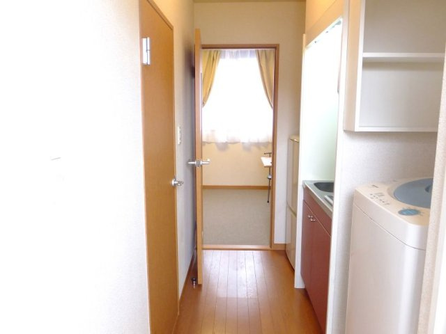 レオパレスおもひでの玄関