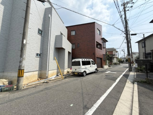 堺市東区西野　第6期　新築一戸建ての前面道路含む現地写真