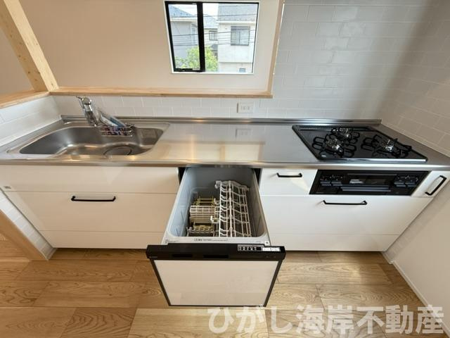 茅ヶ崎市小和田3丁目　新築戸建　全2棟のキッチン|食洗器付きシステムキッチン