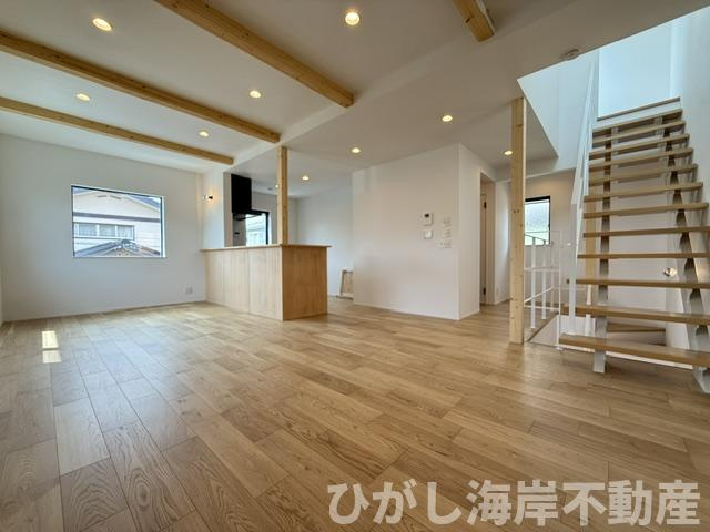 茅ヶ崎市小和田3丁目　新築戸建　全2棟の居間・リビング|21.2帖　LDK