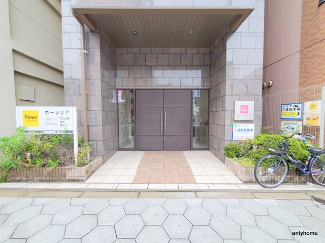ドゥーエ玉造　仲介手数料無料のエントランス