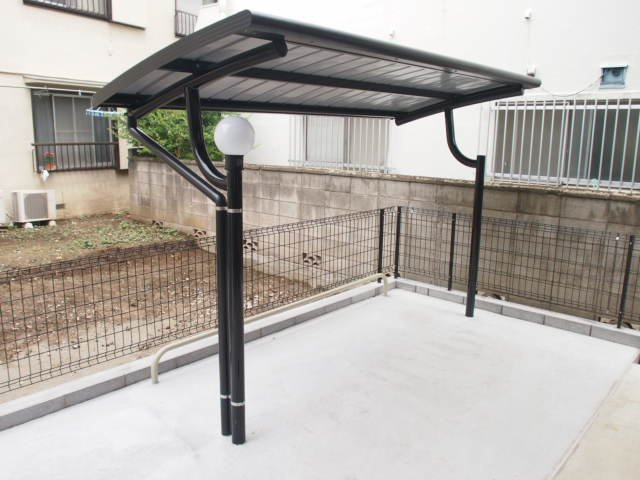 レオネクストアローマ稲毛のその他|屋根付き駐輪場