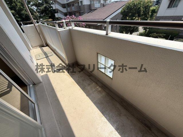小金井市梶野町３丁目の賃貸マンションのバルコニー