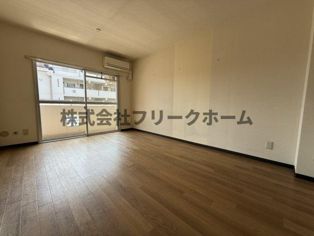 小金井市梶野町３丁目の賃貸マンションの居間・リビング