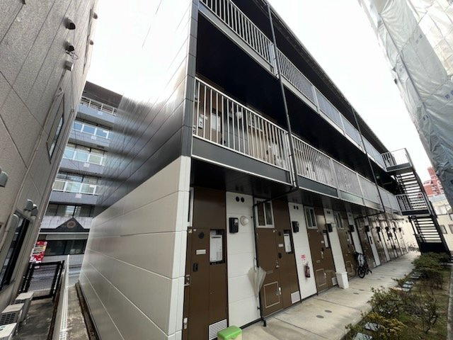レオパレス天神の外観