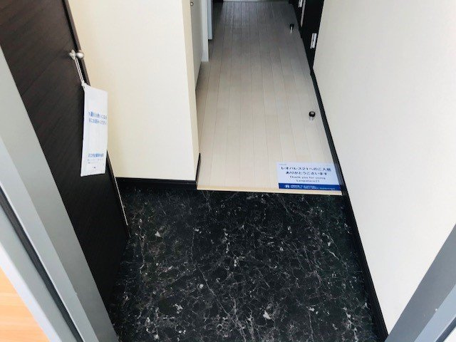 レオネクストアーバンブルーの玄関