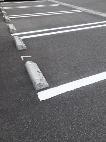 ルーベル鴨島Ｂの駐車場|駐車場に車を止められます