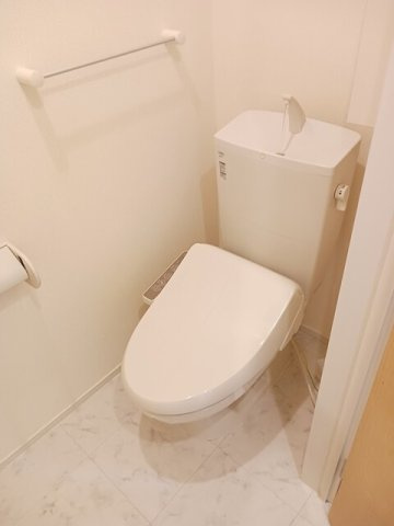 グラーディアのトイレ|コンパクトで使いやすいトイレです