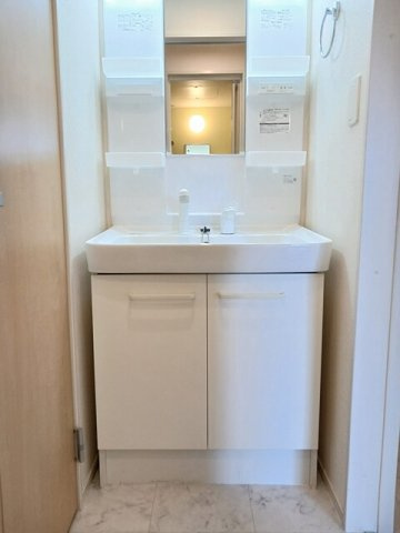 グラーディアの洗面所|広い洗面スペース