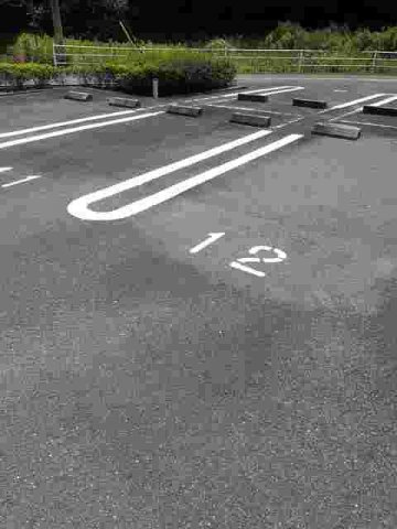 ブル－スカイＣの駐車場|カースペースがあります