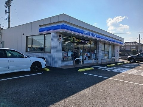 ブル－スカイＣの周辺|ローソン高島店様まで500m