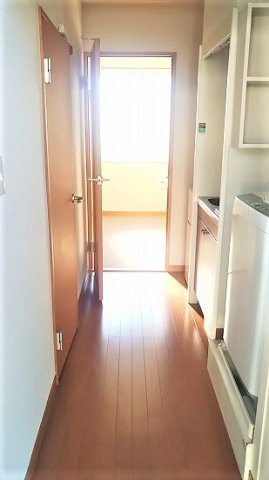レオパレスＥＸの玄関|間取りによって仕様は異なります。