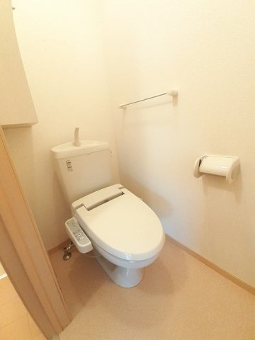サンパティーク・パレス　Ｂのトイレ|ゆったりとした空間のトイレです