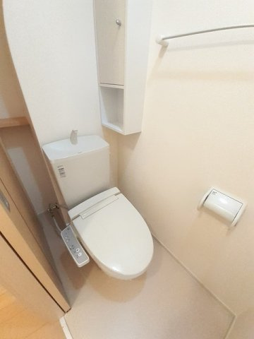 ルミエール六反地のトイレ|コンパクトで使いやすいトイレです