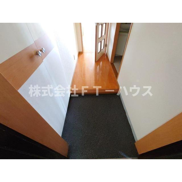 フローライト市川の玄関