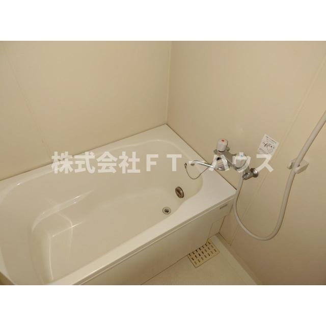 フローライト市川の浴室