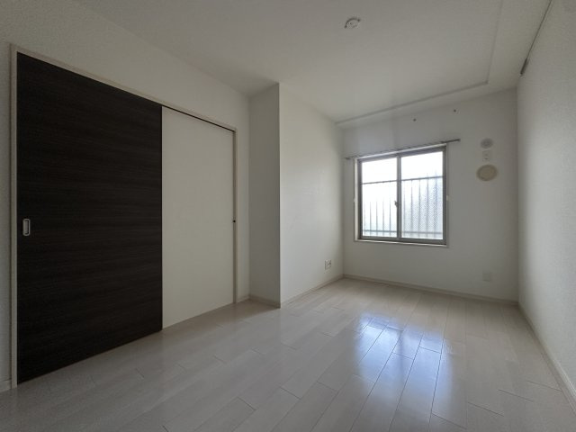川崎市多摩区菅５丁目の賃貸マンションの洋室