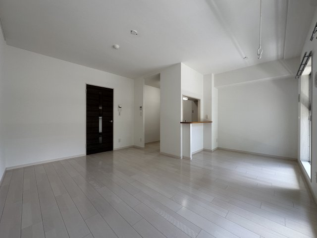 川崎市多摩区菅５丁目の賃貸マンションの居間・リビング