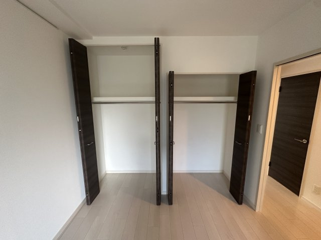川崎市多摩区菅５丁目の賃貸マンションの収納