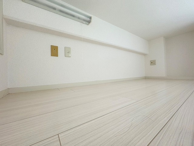 新大阪OMパレスの洋室
