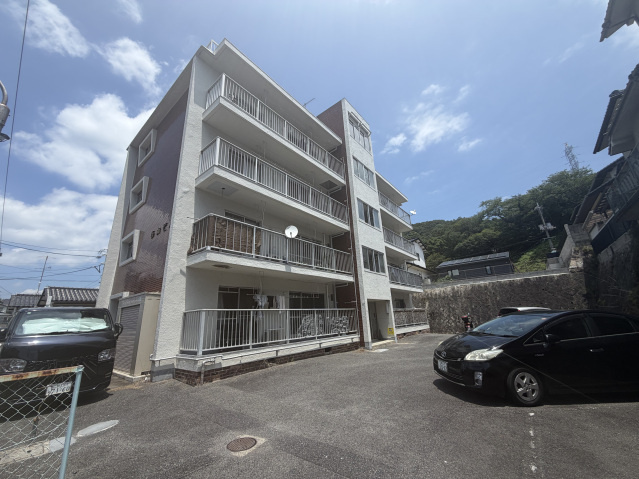 多山ビルの玄関