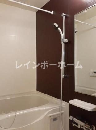 鶴ヶ島市大字鶴ヶ丘のアパートの浴室
