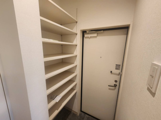 【玄関】 | リブレメゾン香櫨園エスト